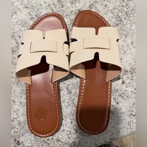 SHEIN Cream Flip Flops Size 9 *read description*